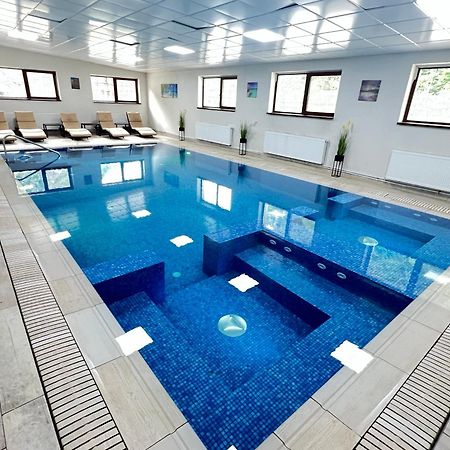 Hotel Class Brezoi Ngoại thất bức ảnh