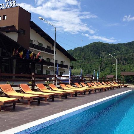 Hotel Class Brezoi Ngoại thất bức ảnh