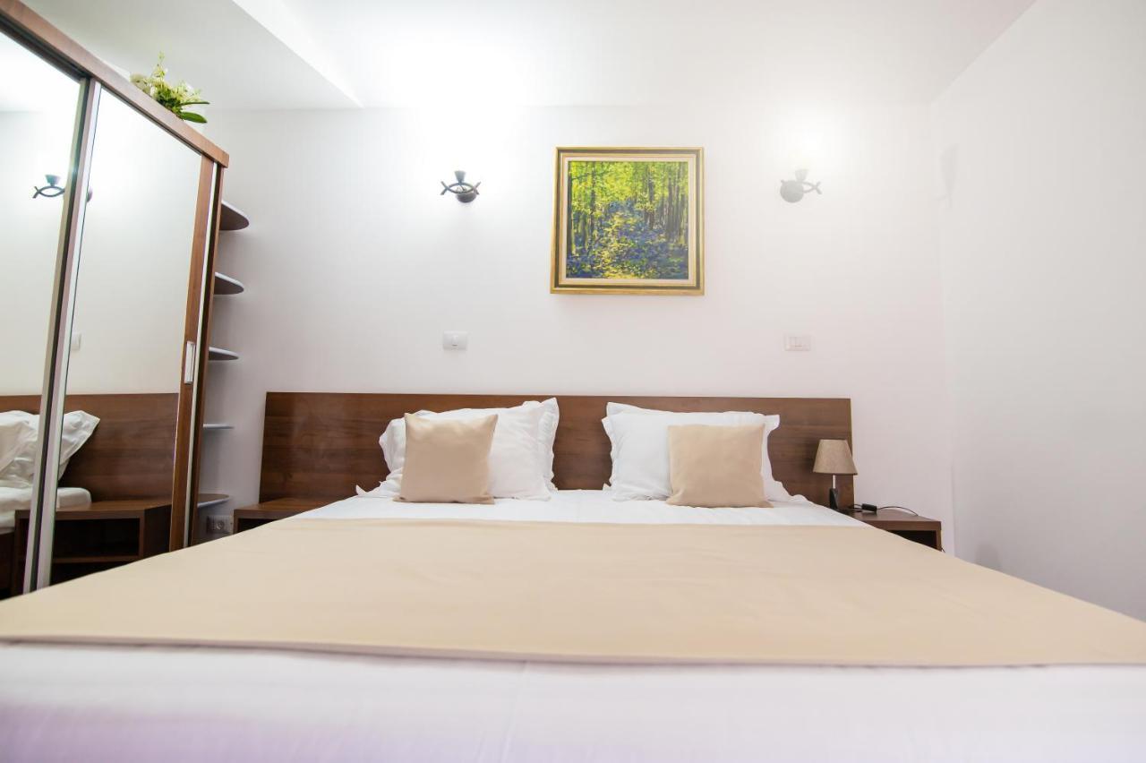 Hotel Class Brezoi Ngoại thất bức ảnh