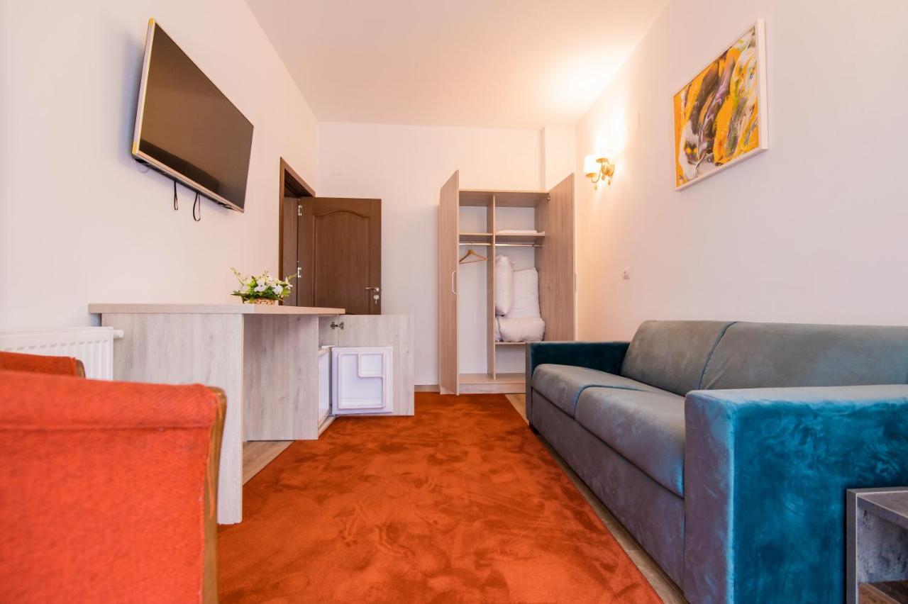 Hotel Class Brezoi Ngoại thất bức ảnh