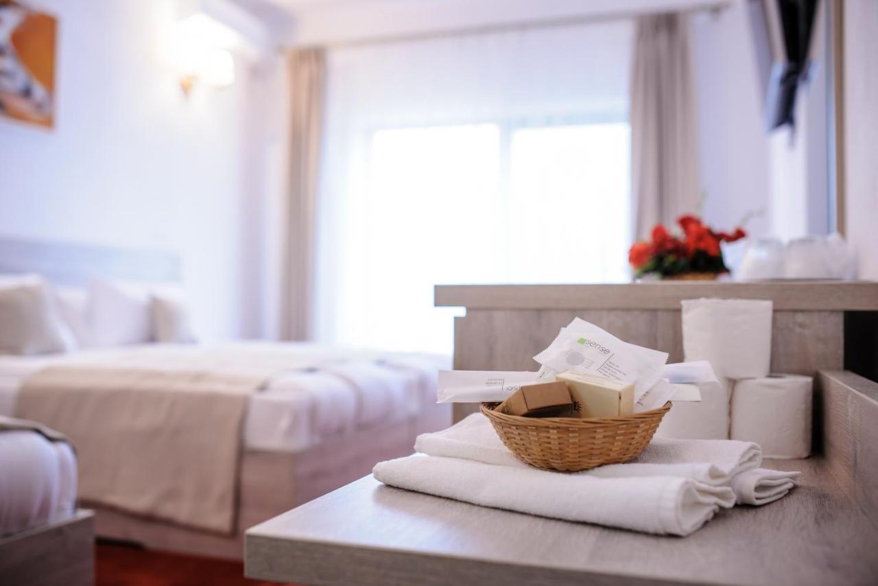 Hotel Class Brezoi Ngoại thất bức ảnh